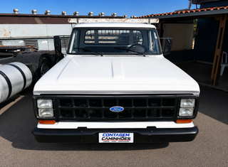 Caminhão Ford F-2000 1981 MWM Diesel 5 Marchas | Carroceria de Madeira | Excelente Estado — foto 5 do anúncio na Contagem Caminhões