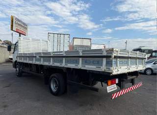 Caminhão Mercedes-Benz Accelo 815 2016 com Carroceria, Ar-Condicionado e 172.000 km — foto 4 do anúncio na Contagem Caminhões