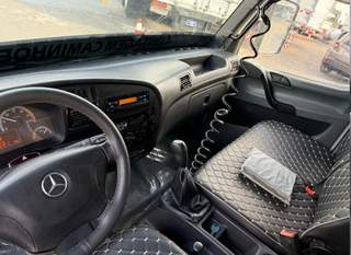 Caminhão Mercedes-Benz Accelo 815 2016 com Carroceria, Ar-Condicionado e 172.000 km — foto 12 do anúncio na Contagem Caminhões