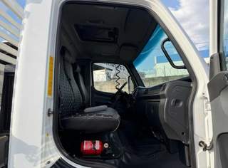 Caminhão Mercedes-Benz Accelo 815 2016 com Carroceria, Ar-Condicionado e 172.000 km — foto 14 do anúncio na Contagem Caminhões