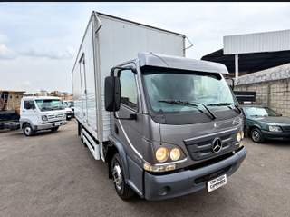 Caminhão Mercedes-Benz Accelo 1016 2013 6x2 Truck com Baú 6,50m — foto 3 do anúncio na Contagem Caminhões