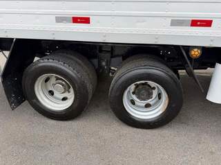 Caminhão Mercedes-Benz Accelo 1016 2013 6x2 Truck com Baú 6,50m — foto 12 do anúncio na Contagem Caminhões