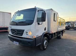 Caminhão Mercedes-Benz Accelo 815 2020 Único Dono Carroceria com Casinha Passageiro — foto 4 do anúncio na Contagem Caminhões