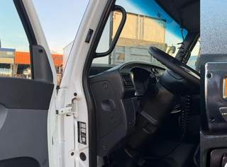 Caminhão Mercedes-Benz Accelo 815 2020 Único Dono Carroceria com Casinha Passageiro — foto 10 do anúncio na Contagem Caminhões