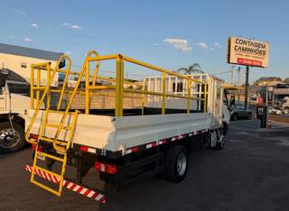 Caminhão Mercedes-Benz Accelo 815 2020 Único Dono Carroceria com Casinha Passageiro — foto 16 do anúncio na Contagem Caminhões