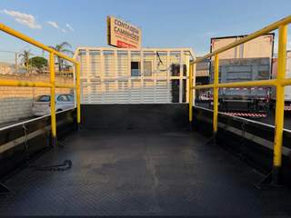 Caminhão Mercedes-Benz Accelo 815 2020 Único Dono Carroceria com Casinha Passageiro — foto 17 do anúncio na Contagem Caminhões
