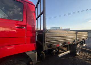 Caminhão VW 9.160 2013 com Carroceria de Ferro e 132.000 km — foto 13 do anúncio na Contagem Caminhões