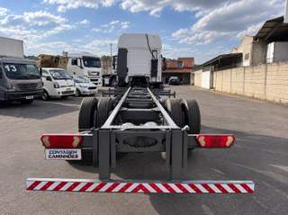 Caminhão Iveco Tector 240E30 2019 6x2 Automático Teto alto 300CV — foto 8 do anúncio na Contagem Caminhões