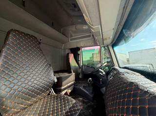 Caminhão Iveco Tector 240E30 2019 6x2 Automático Teto alto 300CV — foto 15 do anúncio na Contagem Caminhões